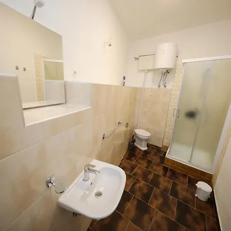 Two Bedroom House With A Private Yard - Levante 펜션 투라니